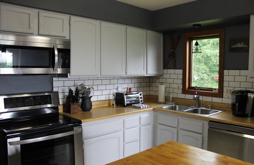 Chester Casa | Cozy Vermont Cabin · Mountain Views · Near Okemo