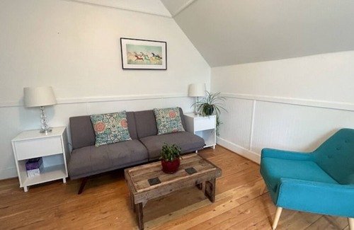 Livingston Apartamento | Cozy Victorian Apartment