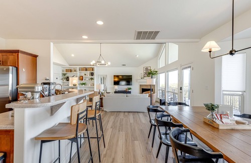 Canyon Lake Casa | Cozy Views | Heated Pool, Hot Tub, Fire Pit, Games