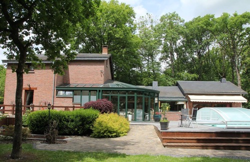 Aye Villa | Acogedora villa en Marche-en-Famenne con piscina privada