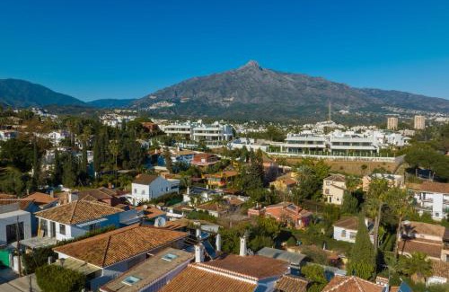 Nueva Andalucia Casa | Cozy villa in Marbella with private pool and close to Puerto Banus