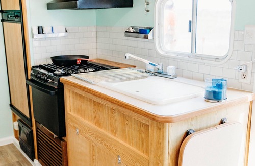 Morehead City Casa | Cozy waterfront bamboo retreat, perfect for fishermen or outdoor enthusiasts
