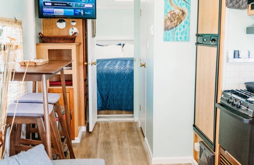 Morehead City Casa | Cozy waterfront bamboo retreat, perfect for fishermen or outdoor enthusiasts