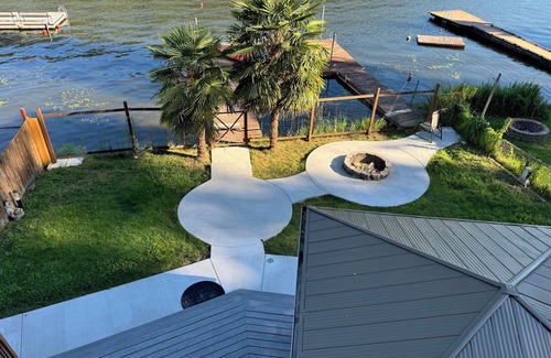 Eatonville Cabina | Cozy Waterfront Cabin on Ohop Lake in Eatonville