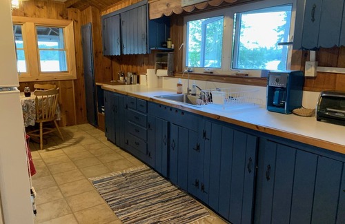Gray Cabina | Cozy Waterfront Cabin on Little Sebago W/ Paddleboards, Kayaks, Canoe, Fire-pit