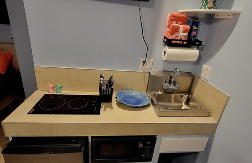 Virginia Beach Casa | Cozy Waterfront Townhome for Concert Goers, Beach Tourists, and Nature Lovers!