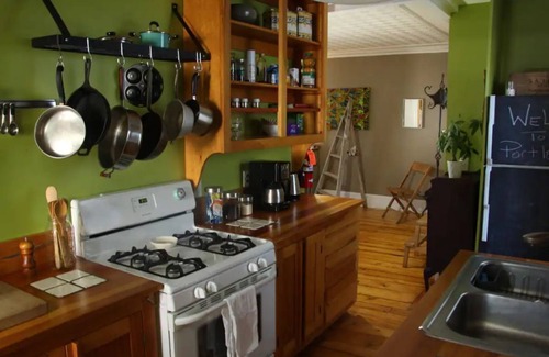 Portland Apartamento | Cozy West End apartment minutes from the Old Port