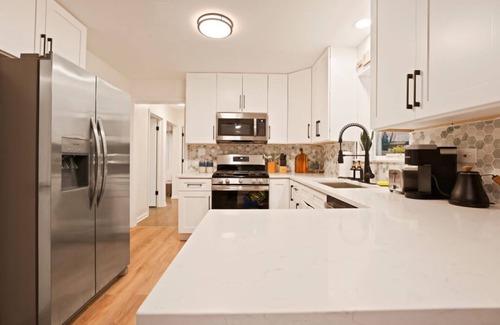 Hillside Casa | Cozy Westchester Retreat Near Chicago & Parks | LCP Collection