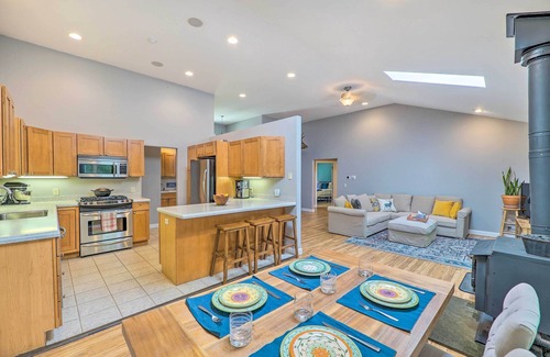 Whitehall Casa | Cozy Whitehall Hideaway w/ Hot Tub + Chiminea!