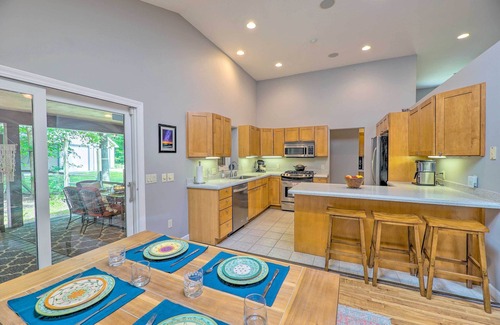 Whitehall Casa | Cozy Whitehall Hideaway w/ Hot Tub + Chiminea!