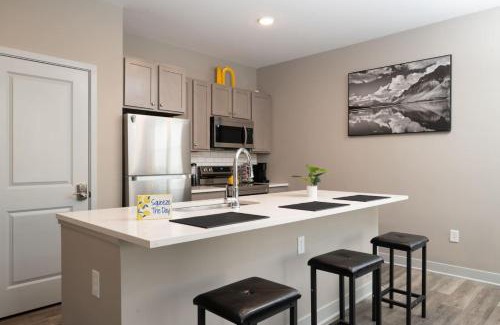 Whitestown Apartamento | Cozy Whitestown 2BR Sunset Haven