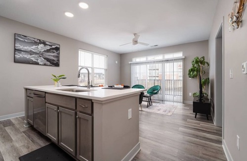 Whitestown Apartamento | Cozy Whitestown 2BR Sunset Haven