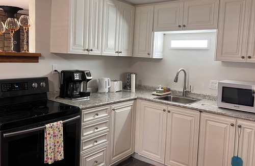 Oro-Medonte Casa | Cozy Whole Home, Pet Friendly, & Central to Lake Simcoe, Rama & Horseshoe Valley