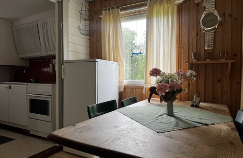 Hallevadsholm Chalet De Esquí | Cozy wilderness cabin at Kynnefjäll – close to lake, nature and hiking trails |SE09081