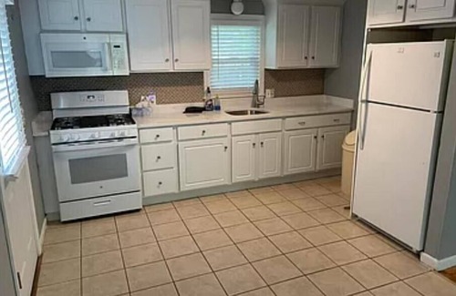 West Yarmouth Casa | Cozy Yarmouth Cottage