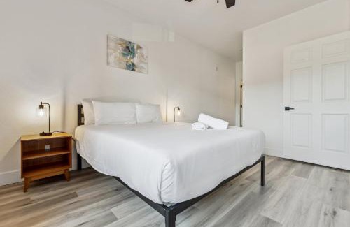 Glendale Sports and Entertainment District Apartamento | CozySuites Glendale - Westgate with pool 09