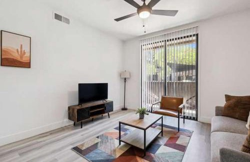 Glendale Sports and Entertainment District Apartamento | CozySuites Glendale - Westgate w pool 18