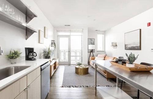Downtown Indianapolis Apartamento | Cozysuites l Chic 1BR Bottleworks Indy 5