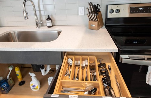 Central Business District Apartamento | Cozysuites l Prime 1BR in Downtown Cincinnati