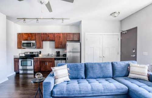 Music Row Apartamento | CozySuites Music Row Modern 1BR w free parking 17