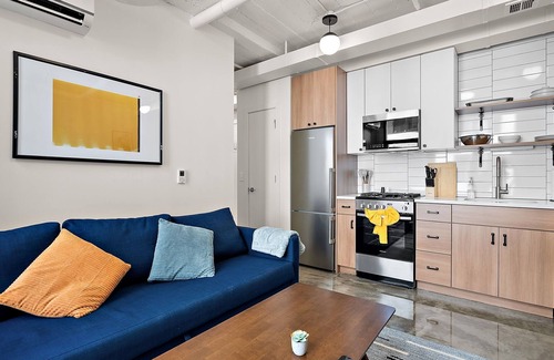 Warehouse District Apartamento | CozySuites NLG - Modern 1BR condo #06