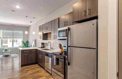 Mile Square Apartamento | CozySuites - Penrose