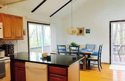 Lake Ariel Cabina | Cozyup@Catalan Caseta~Fall Foliage, Harvest Fest!