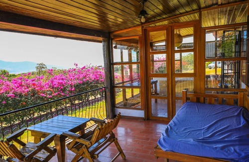 Santa Bárbara de Heredia Casa | 2 Bedroom, 2 Bath Office, Open Floor Plan on beautiful coffee farm