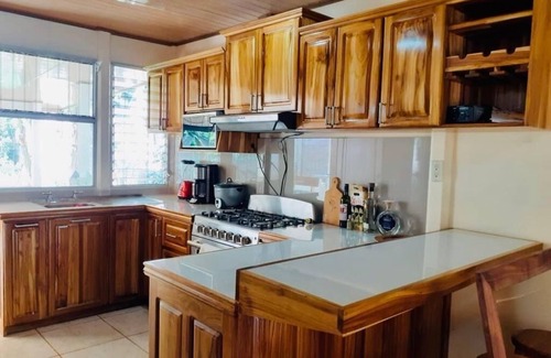 Savegre Casa | Tropical Bee Garden Holiday Houses