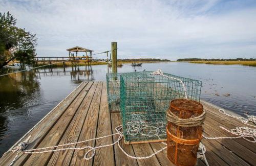 Midway Casa | Crabbin Cabin - Spacious, Seasonal Riverside Home On The Ga Coast