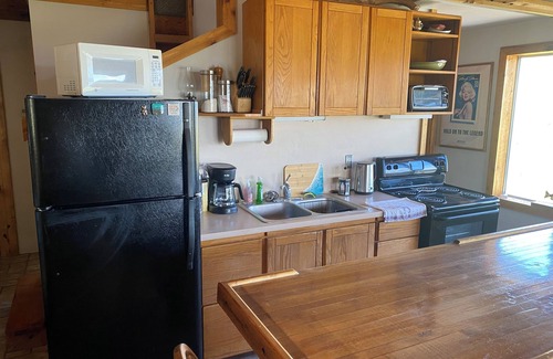 Garden City Cabina | Craftsman family cabin 2-bedroom in tranquil Garden City with Bear Lake views.