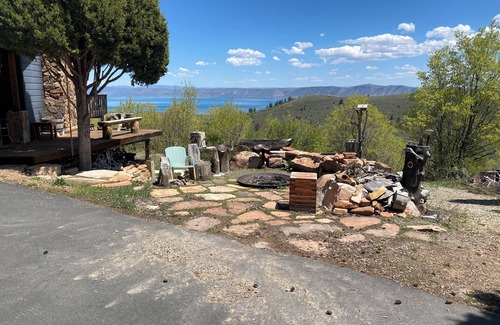 Garden City Cabina | Craftsman family cabin 2-bedroom in tranquil Garden City with Bear Lake views.