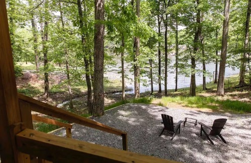Crane Hill Cabina | Crane Hollow~A Delightful, Cozy Smith Lake Retreat