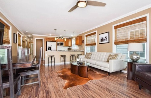 Nancy Alquiler De Eote | Cream Houseboat 4 Bedroom
