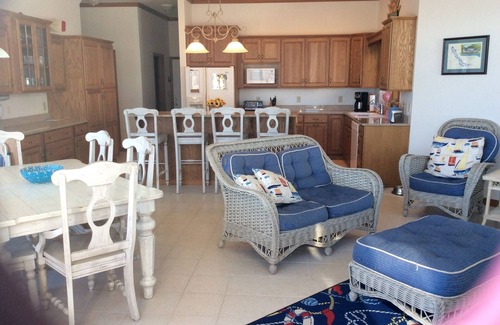 Ashville Casa | ¡Crea tus recuerdos familiares en nuestra casa náutica junto al lago!