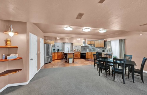 North Salt Lake Apartamento | Creative Cozy Lux Basement Apartment