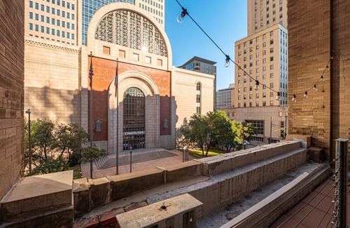 Downtown Dallas Apartamento | Creative luxury loft in the heart of Downtown Dallas!