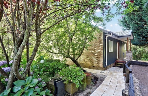 Leura Casa | Creek Cottage - Leura couples getaway