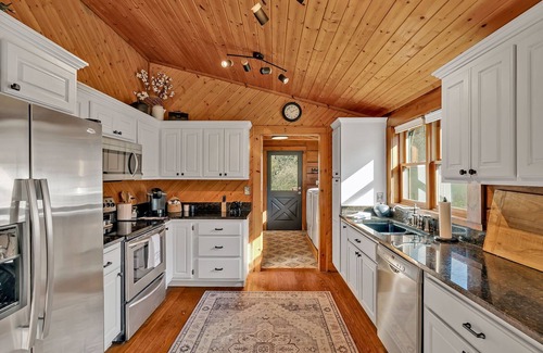 Marrowbone Cabina | Creek's Cabin Luxury Retreat, 15 minutes to Downtown Nashville