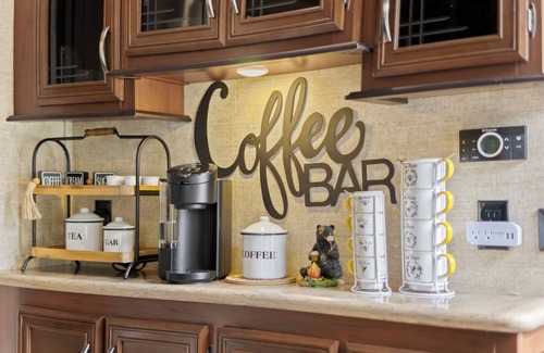 Gatlinburg - Pigeon Forge Alquiler De RV | Creek-side Campsite / Gatlinburg, Pigeon Forge, Smoky Mountains.