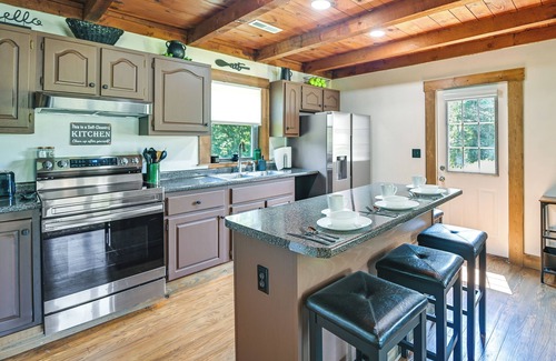 Campton Cabina | Secluded Campton Cabin w/ Views & Cozy Fireplace!