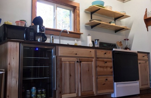 Lupton City Cabina | Creekside Cabin—Converted woodshop w/creek, fire pit & pavilion. Close to town
