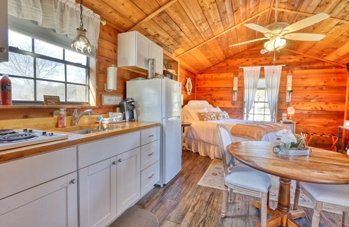 Wimberley Cabina | Creekside Cabins - The Nest | Romantic Cottage with Creek Access