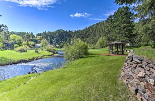 Rimrock Casa | Creekside Rapid City Cabin with Deck on 30 Acres!