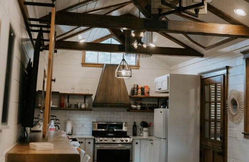 Guerneville Casa | Creekside Under the Redwoods
