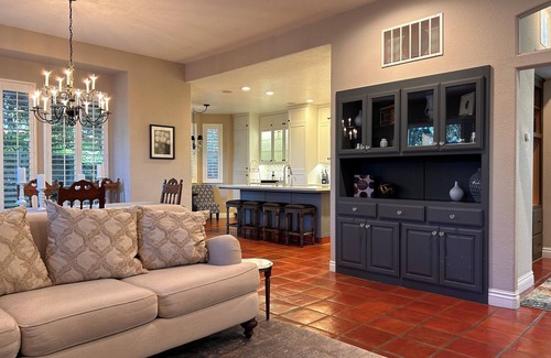 Lodi Casa | Crescent House - Tranquil Downtown Home