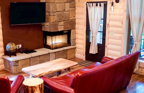 Millersburg Casa | Cricket Hill Treehouse Cabins