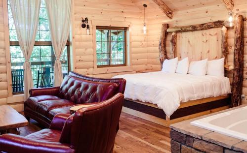 Millersburg Casa | Cricket Hill Treehouse C by Amish Country Lodging