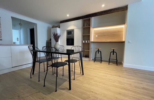 Baza Apartamento | Suite Carmesí. Alojamiento entero: piso en Baza, España.