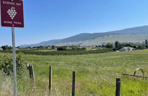 Winfield Casa | Crimson Sunrise is surrounded by wineries, orchards and lakes.